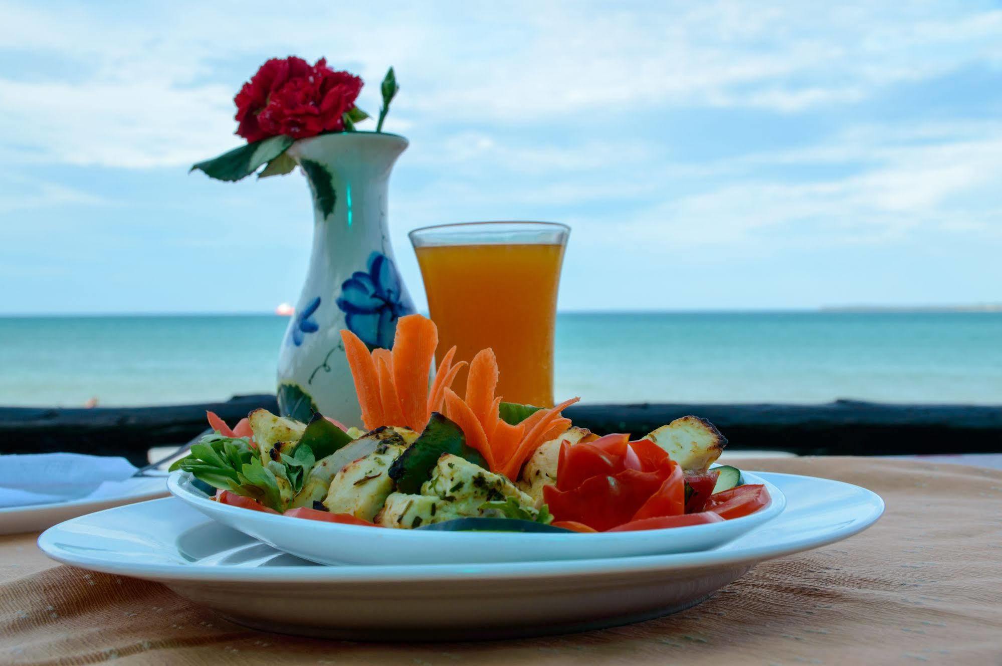 Sunrise Beach Resort ดาร์เอสซาลาม ภายนอก รูปภาพ