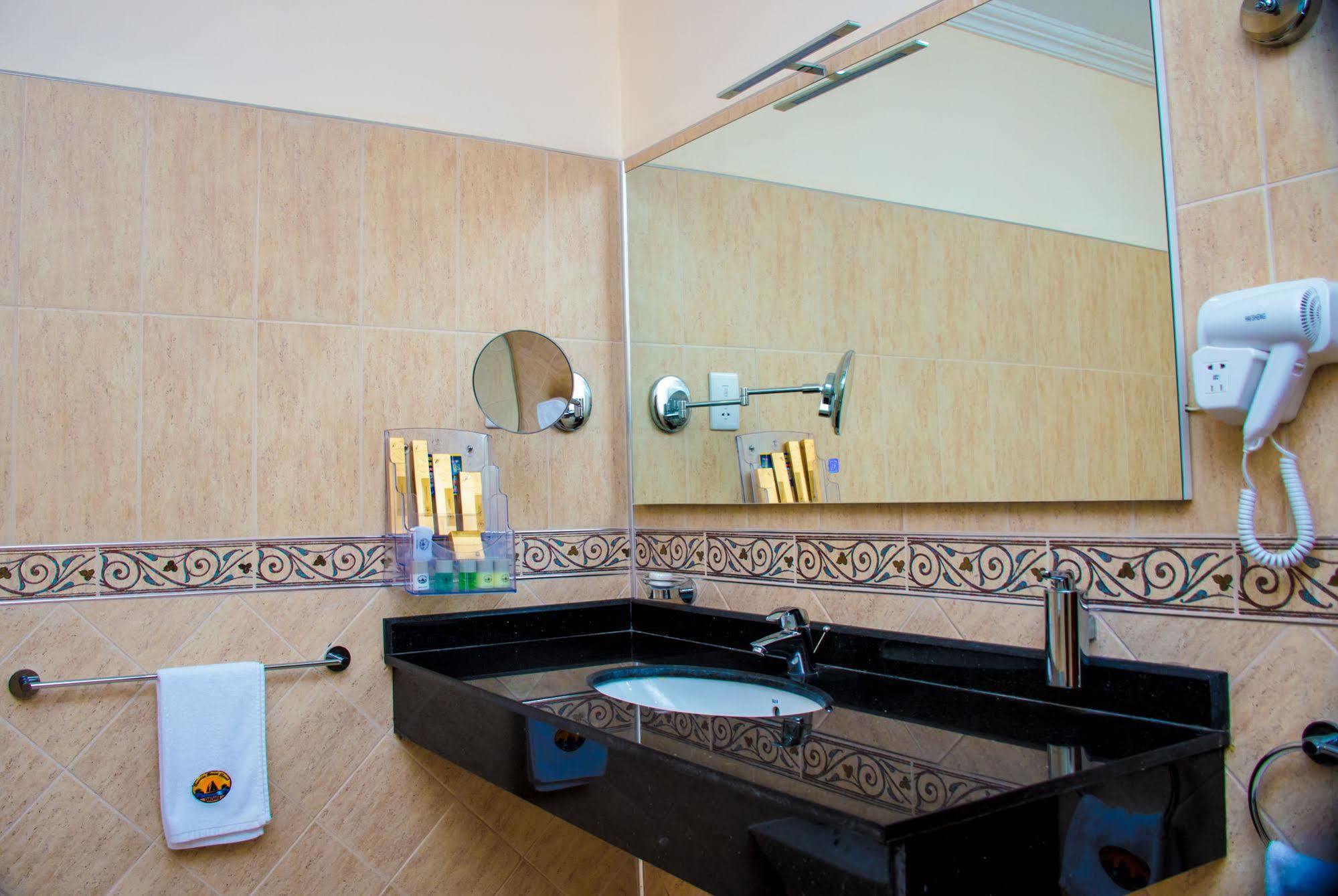 Sunrise Beach Resort ดาร์เอสซาลาม ภายนอก รูปภาพ